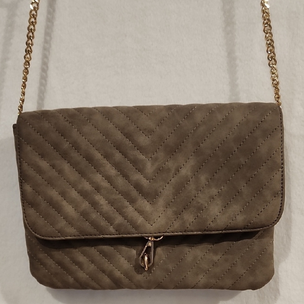 Chic Quilted Crossbody Bag in Gray